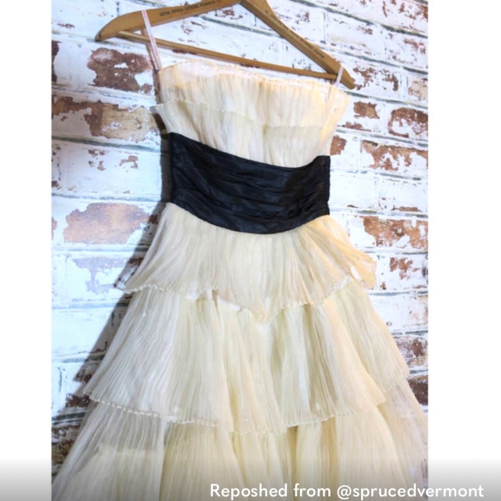 Vintage Betsey Johnson Cream Pleated Tulle Strapless cupcake dress